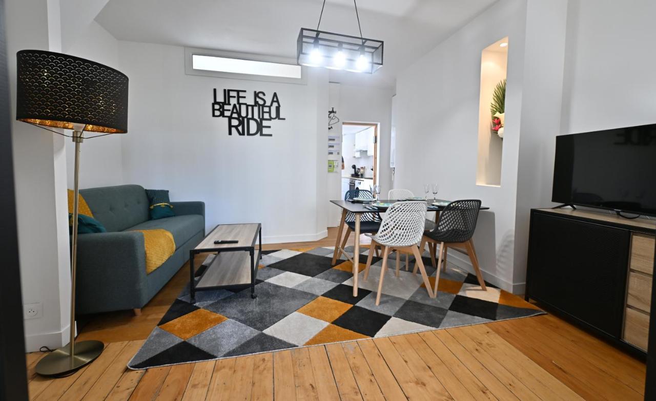 3 Appartements Premium Au Pied De La Cathedrale - Hypercentre Sens Exterior photo