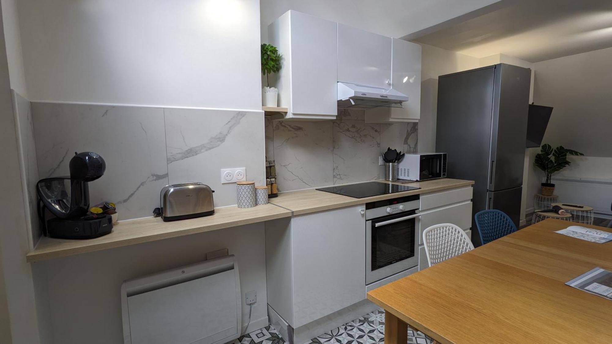 3 Appartements Premium Au Pied De La Cathedrale - Hypercentre Sens Room photo